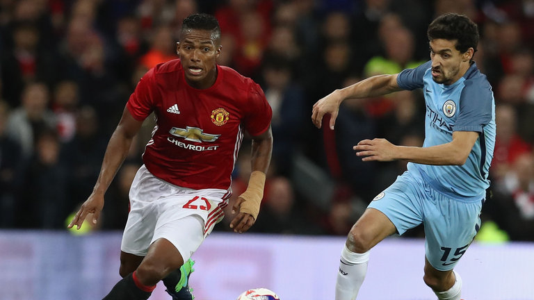 Ảnh bài viết Vì sao Valencia vắng mặt ở trận gặp Burnley?