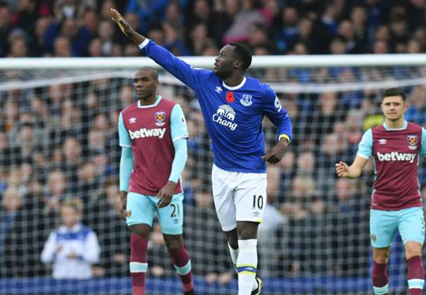 Lukaku nổ súng liên hồi, đạt cột mốc khủng