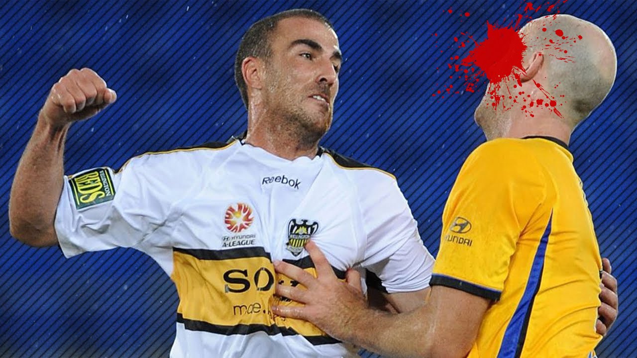 Ảnh bài viết Những tình huống điên rồ nhất giữa cầu thủ và trọng tài