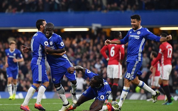 Thay vì Kante, M.U lại 'đốt tiền' mua Pogba