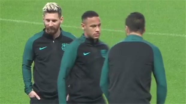 Đùa dai, Suarez suýt bị Neymar đánh ngay trên sân
