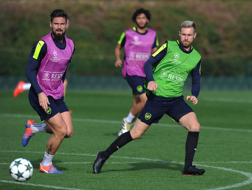 Giroud không lo về suất đá chính