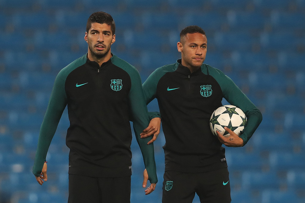 Neymar, Suarez quấn quýt không rời trên sân tập trước đại chiến Man City