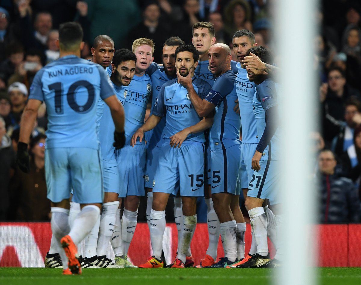 Aguero tỏa sáng, trong hào quang Pep Guardiola