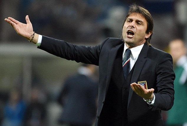 Conte khéo léo 'nịnh' chủ tịch Abramovich