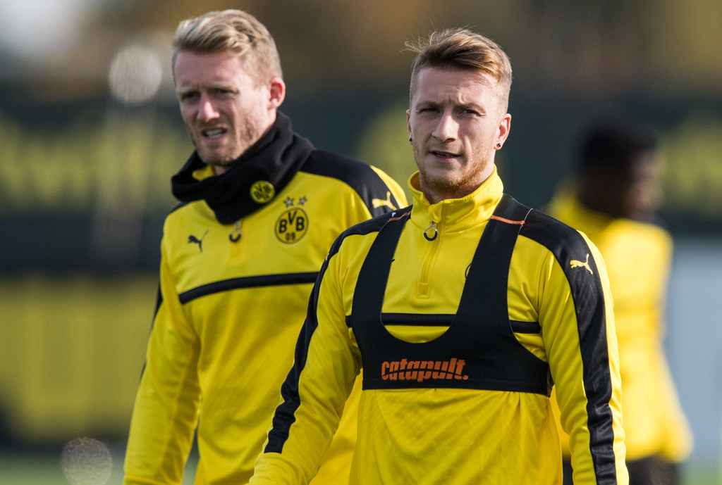 'Nam thần' Marco Reus rạng ngời trên sân tập Dortmund
