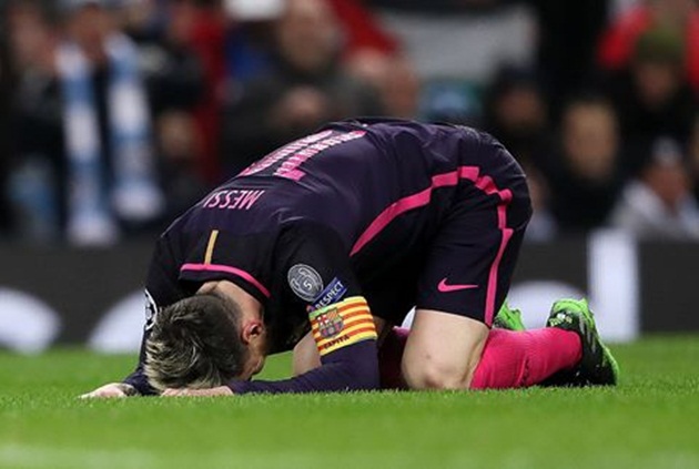 Pep thua Messi, nhưng thắng Barca què quặt