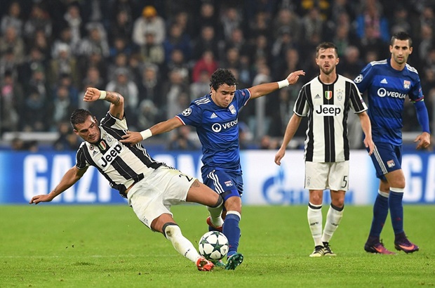 Higuain nổ súng, Juventus vẫn bị cầm hòa trên sân nhà