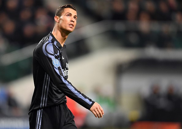 'Ronaldo may mắn trở thành khán giả xem Real thi đấu'