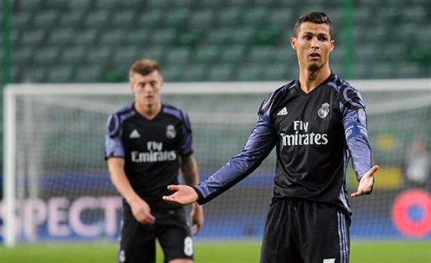 Ronaldo 'tịt ngòi' trong trận hòa 6 bàn thắng của Real