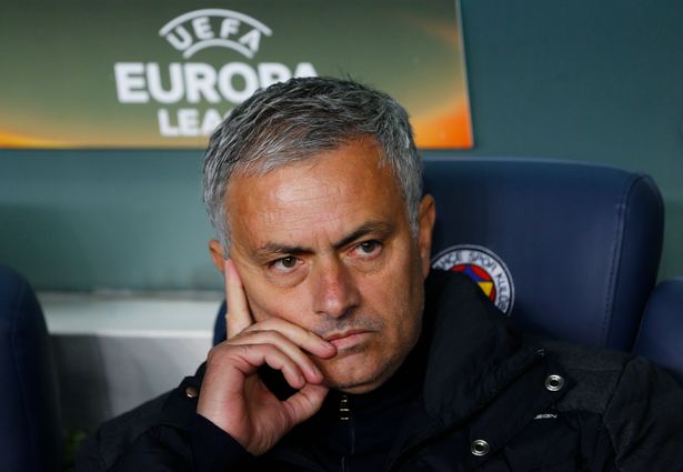 Man Utd chơi tệ vì hàng thủ?