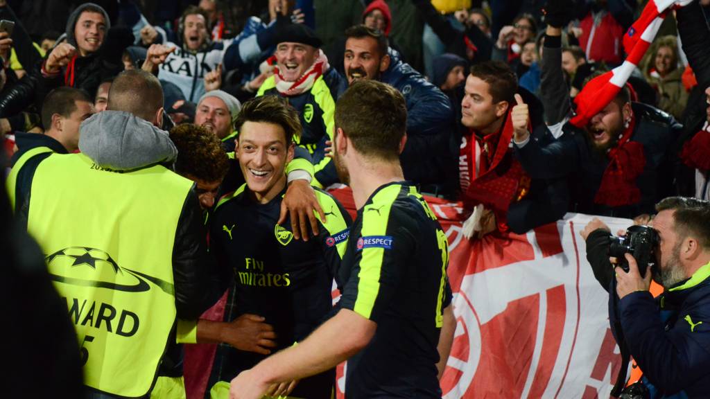 Ảnh bài viết Mesut Oezil nhận đặc ân lớn