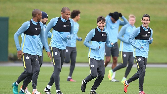 Dàn sao Man City rạng ngời chuẩn bị 'chiến' Middlesbrough