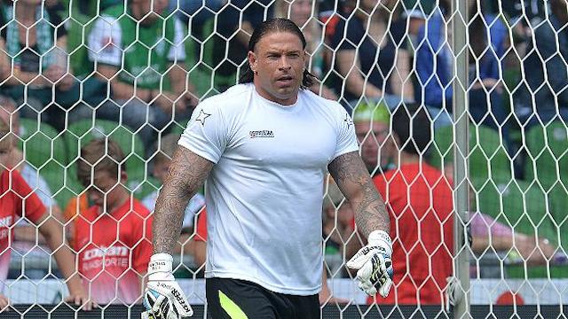 Nhưng pha cứu thua xuất sắc của 'đô vật' Tim Wiese