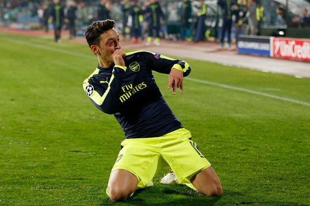 Ảnh bài viết Vì sao Oezil chơi thăng hoa?