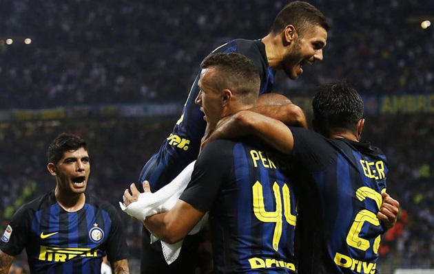 Inter Milan 3-0 Crotone (vòng 12 Serie A)