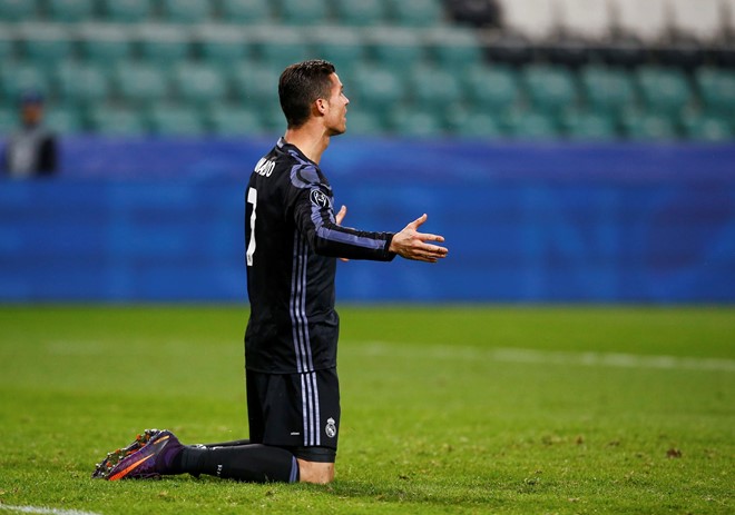 Nghịch lý bóng vàng rớt trúng Ronaldo