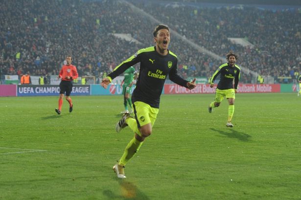 Ảnh bài viết Mesut Oezil yêu Arsenal "từ cái nhìn đầu tiên"