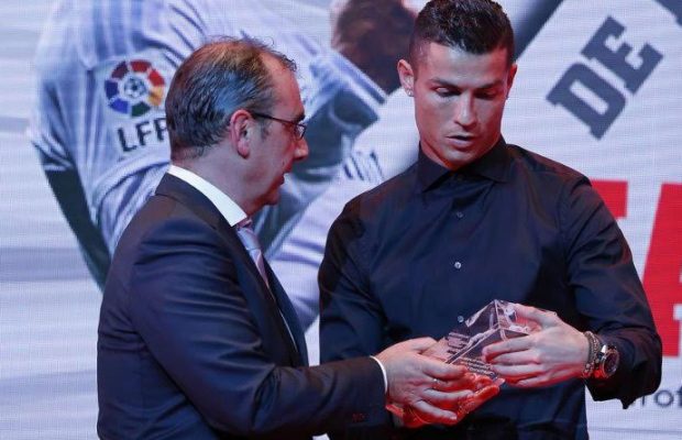 Nóng: Ronaldo kí tiếp hợp đồng 1 tỷ bảng