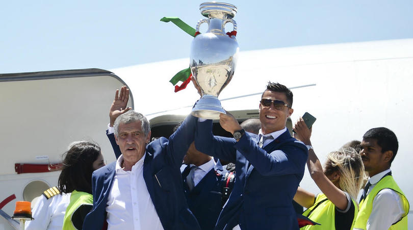 Bình chọn HLV xuất sắc nhất năm: Ronaldo nói không với Zidane
