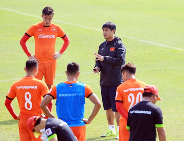 Nóng: Hữu Thắng chỉ loại 4 cầu thủ trước giờ lên đường dự AFF Cup