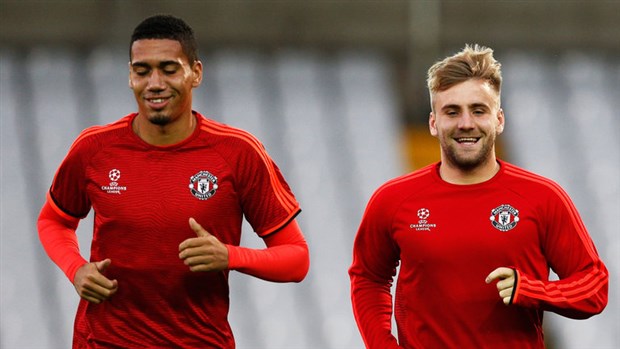 Nóng: Gãy ngón chân, Smalling phải nghỉ thi đấu trong 4 tuần