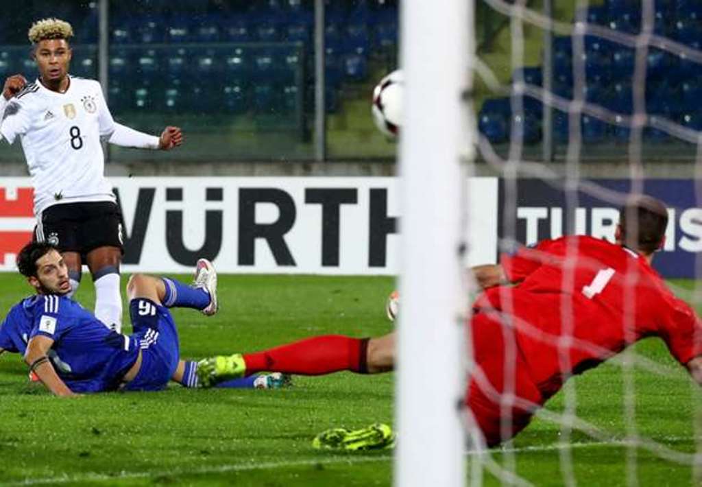 Ảnh bài viết Serge Gnabry có hat-trick và lập kỉ lục 40 năm, HLV Wenger có tiếc nuối?