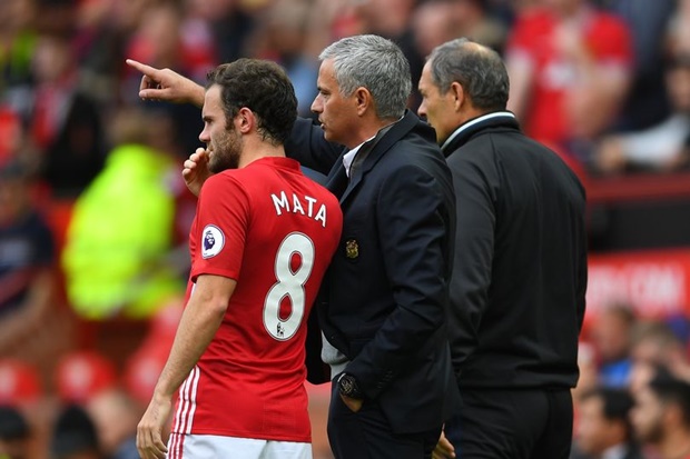 Sự thật Juan Mata bị Mourinho tước áo?