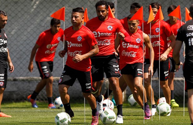 Sanchez trở lại luyện tập, Wenger đứng ngồi không yên