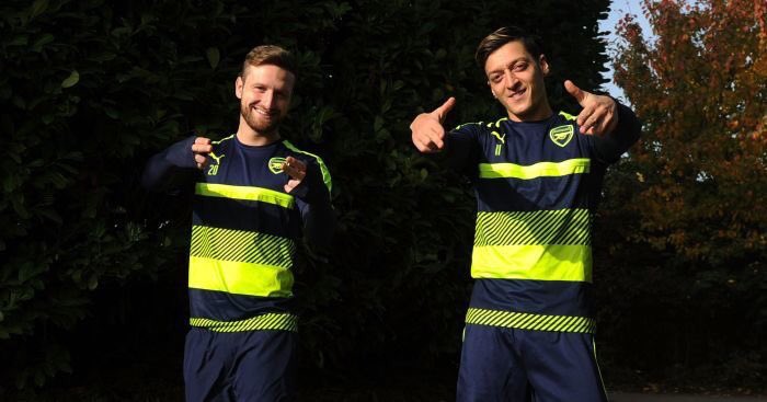 Ảnh bài viết Với chân trái của mình, Oezil có thể làm mọi thứ