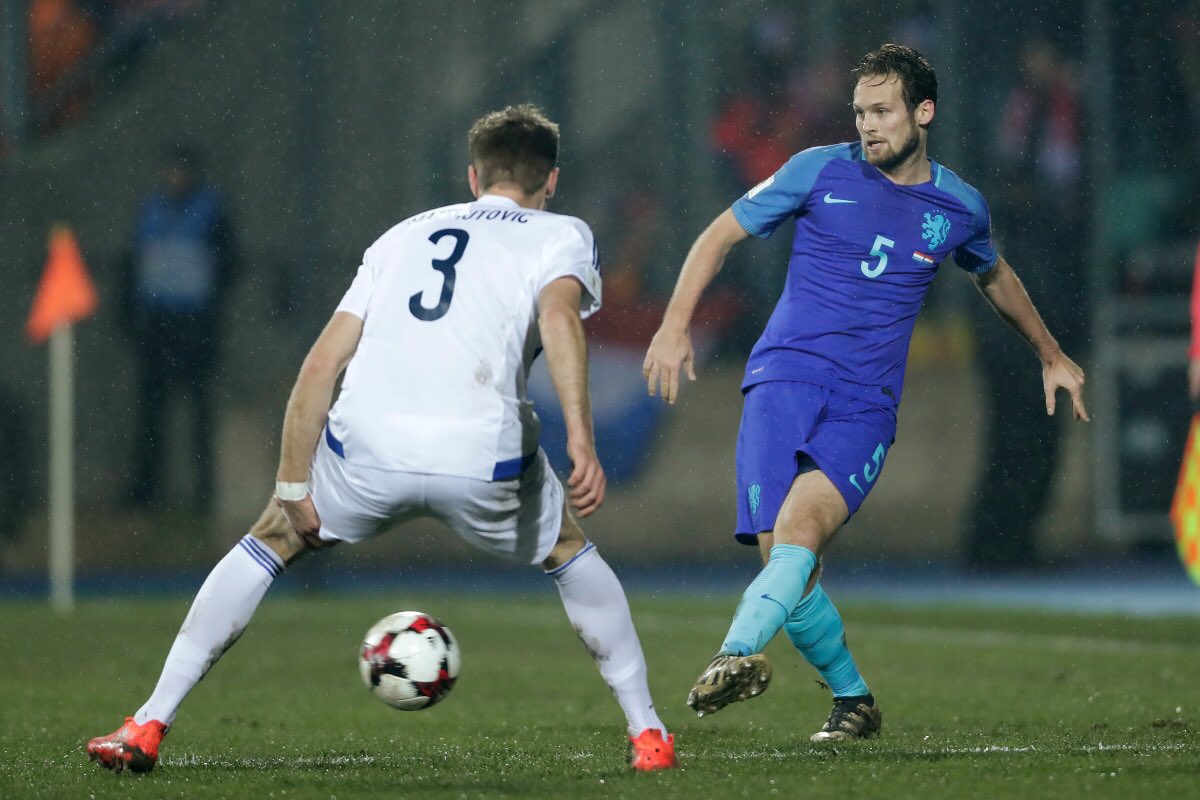 Ảnh bài viết Kỹ năng chuyền bóng siêu việt của Daley Blind