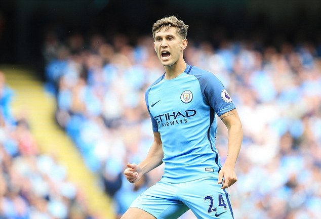 Huyền thoại M.U tin vào tương lai của John Stones