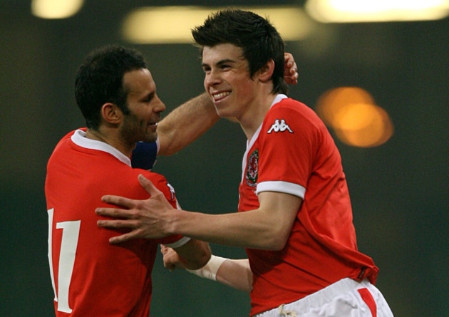 Điểm tin sáng 17/11: Bale xem trọng Giggs hơn Ronaldo; Arsenal chịu thiệt thòi trước M.U