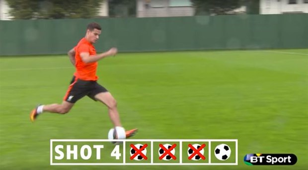 Coutinho vã mồ hôi tái hiện bàn thắng để đời của Bergkamp