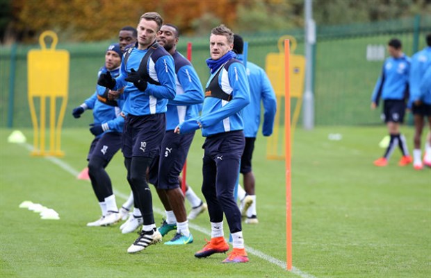 'Súng đã thông', Vardy 'cháy' hết mình trên sân tập