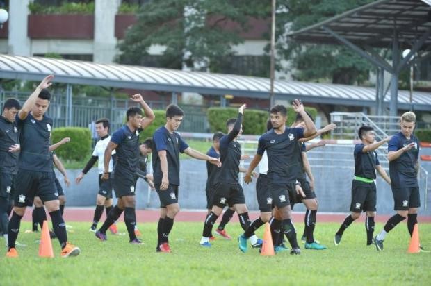 Thái Lan chê bai sân tập chuẩn bị cho AFF Cup