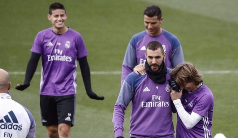 Ảnh bài viết Benzema tập luyện hăng say, sẵn sàng xé lưới Atletico Madrid