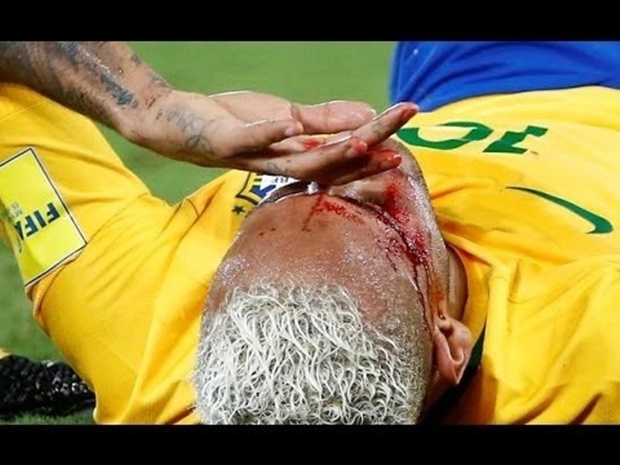 Ảnh bài viết Messi-Ronaldo-Neymar bị đối thủ phạm lỗi tàn bạo như thế nào?