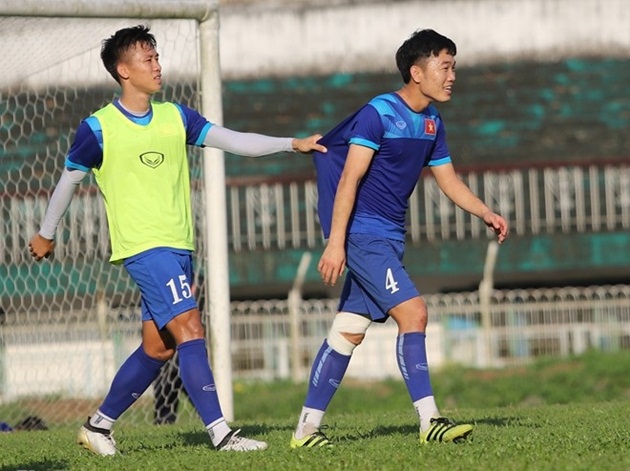 Ảnh bài viết Ngọc Hải bắt Xuân Trường chịu phạt trên sân tập