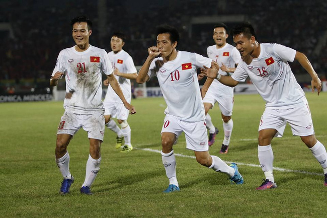 Màn ăn mừng phong cách của tuyển Việt Nam vs Myanmar