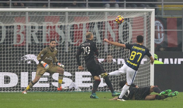 Màn rượt đuổi tỷ số ngoạn mục trong trận Derby Milano