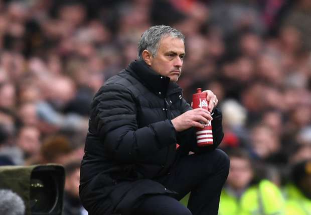Ảnh bài viết Mourinho tức tối vì M.U đánh rơi 6 điểm