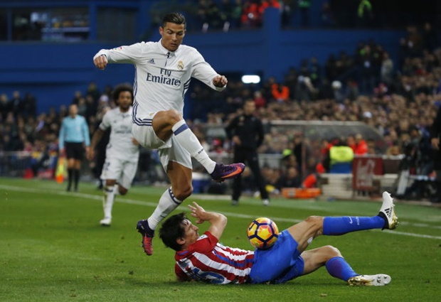 Ronaldo làm nóng cuộc đua Pichichi