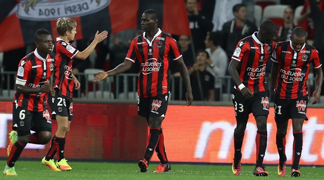 Ảnh bài viết Thế này thì ai ghét Balotelli cho được 