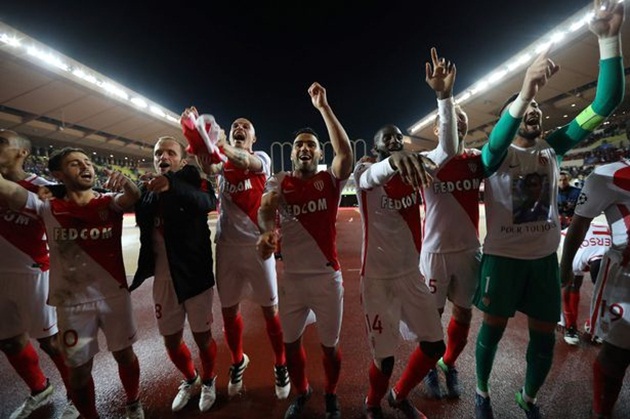 Falcao hỏng 11m, Monaco vẫn xuất sắc giành vé đi tiếp