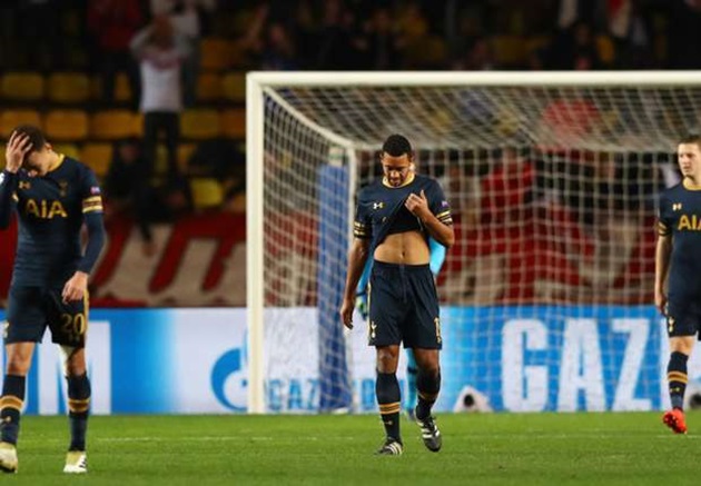 Tottenham đã lặp lại sai lầm của M.U