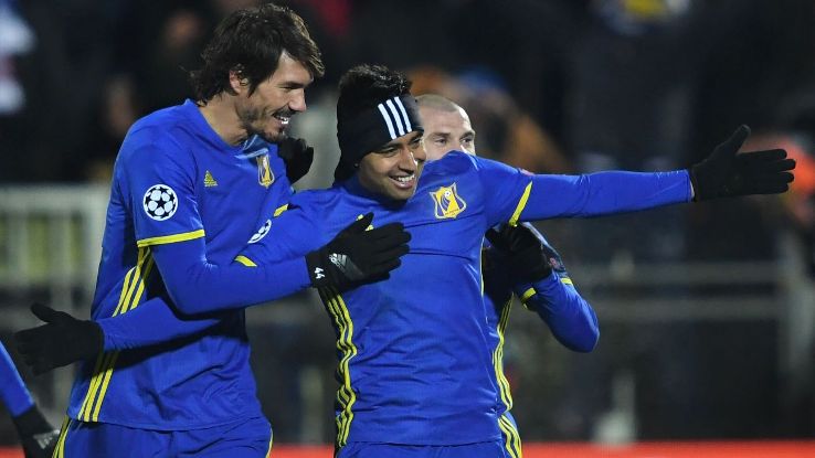 ĐHTB lượt trận 5 Champions League: Cú sốc Rostov!