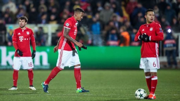Jerome Boateng sa sút vì làm từ thiện