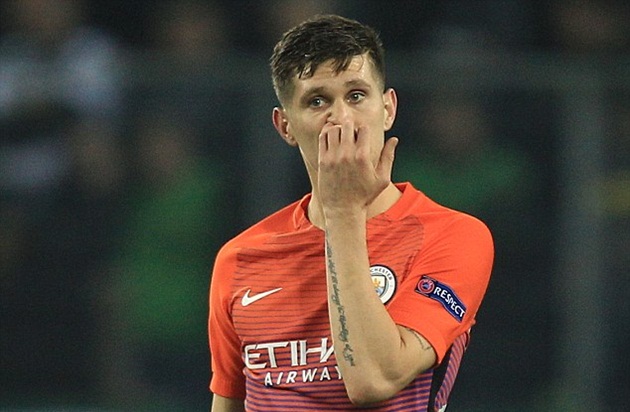 John Stones bị mỉa mai chơi bóng như con nít