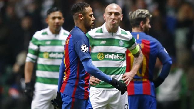 Ảnh bài viết Khoảnh khắc Neymar nóng mặt vì bị chơi xấu